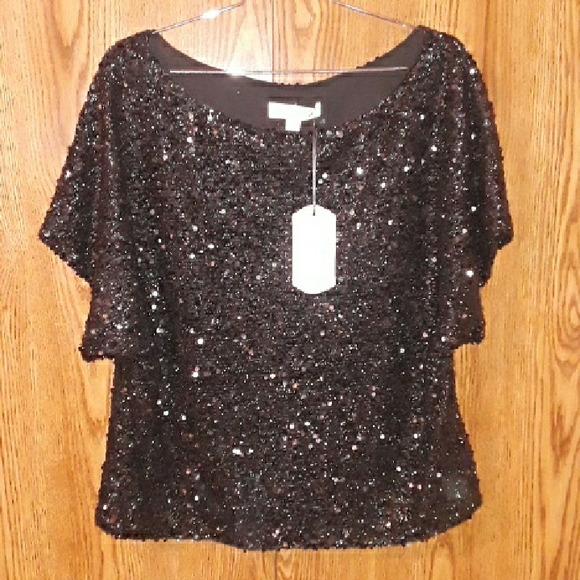 Vine & Love Tops - NWT black sequin short sleeve top